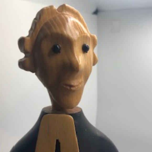 Vintage Britto Romer Hand Carved Wood Judge/ Lawyer Made in Italy - Picture 2 of 5